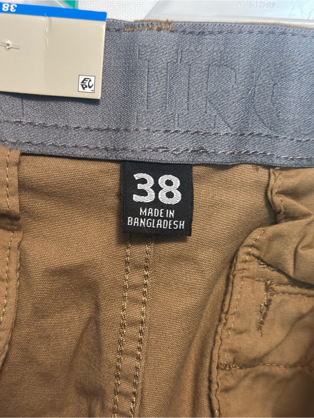 Men's Cargo Shorts in Brown - Classic Utility Style
